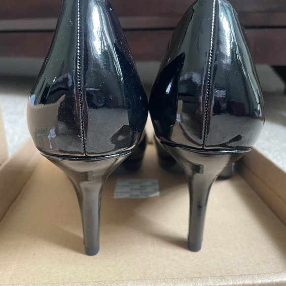 NWT Peep toe heels - Picture 4 of 5